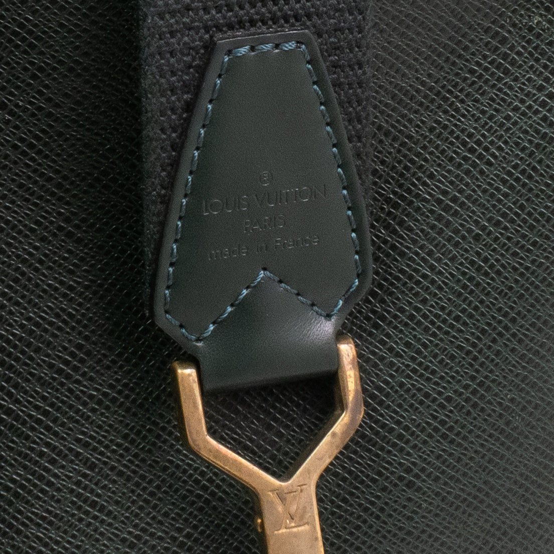 Louis Vuitton Taiga Kendall MM