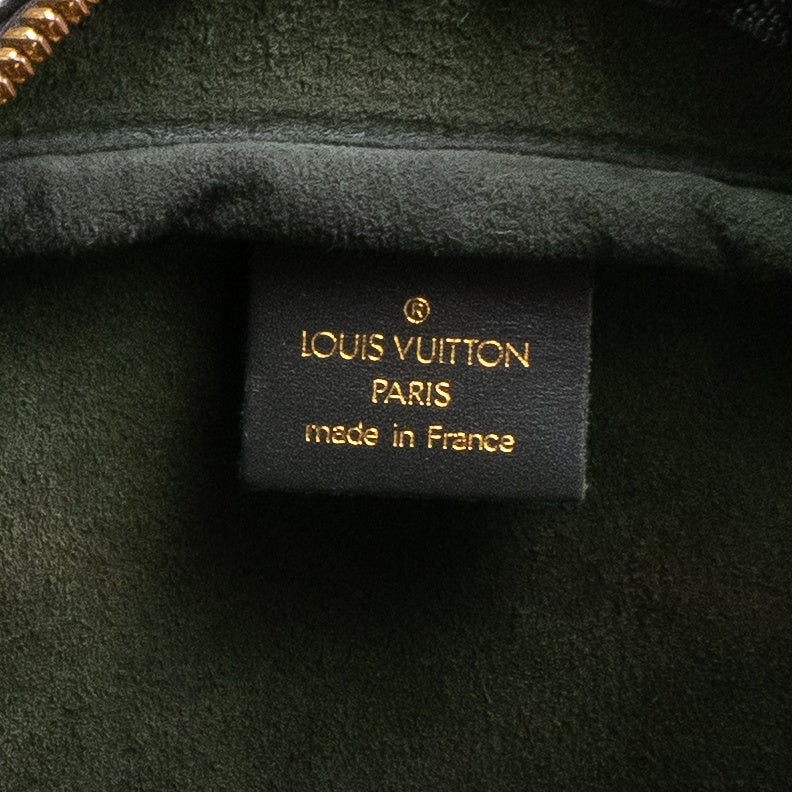 Louis Vuitton Taiga Kendall MM