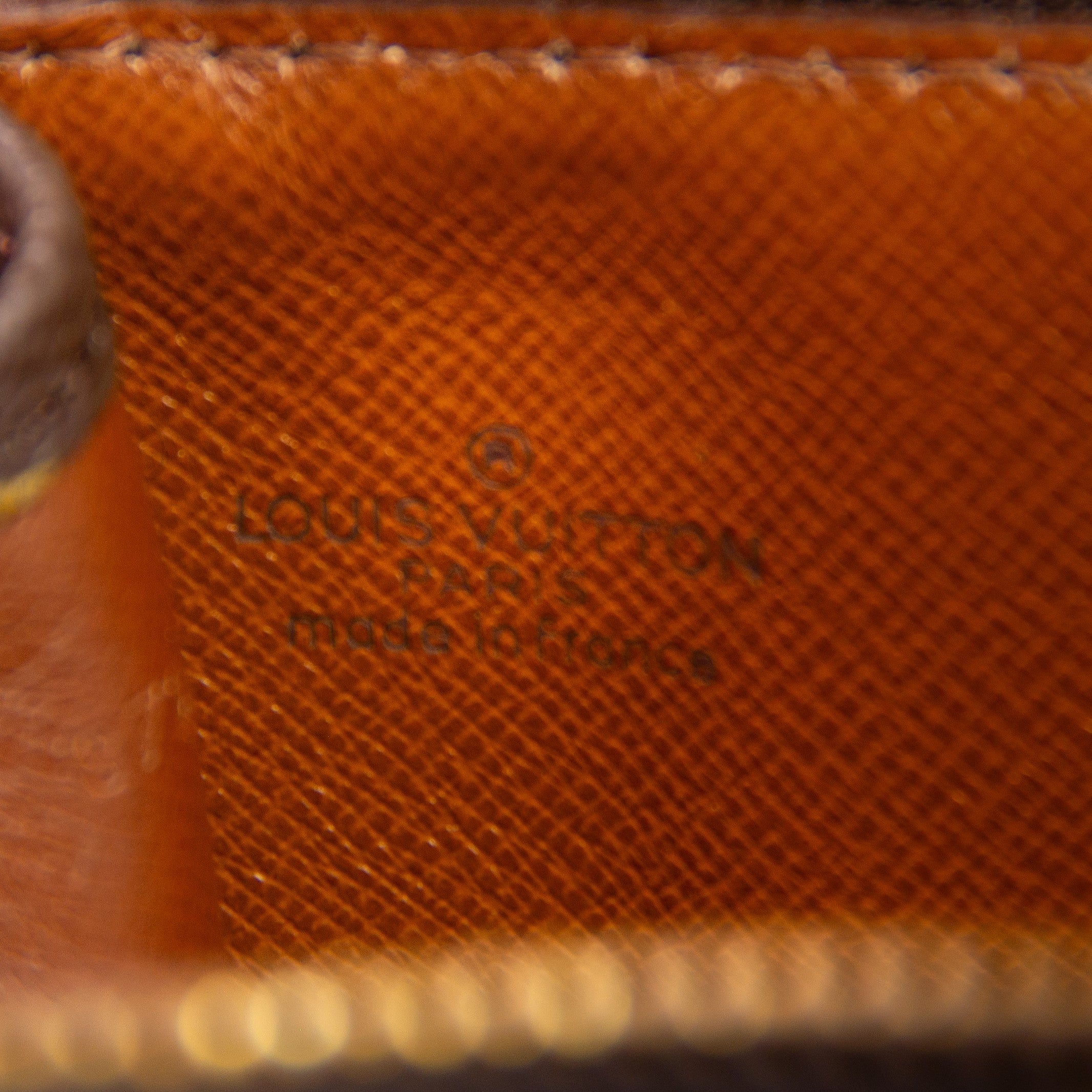 Louis Vuitton Poche Documents