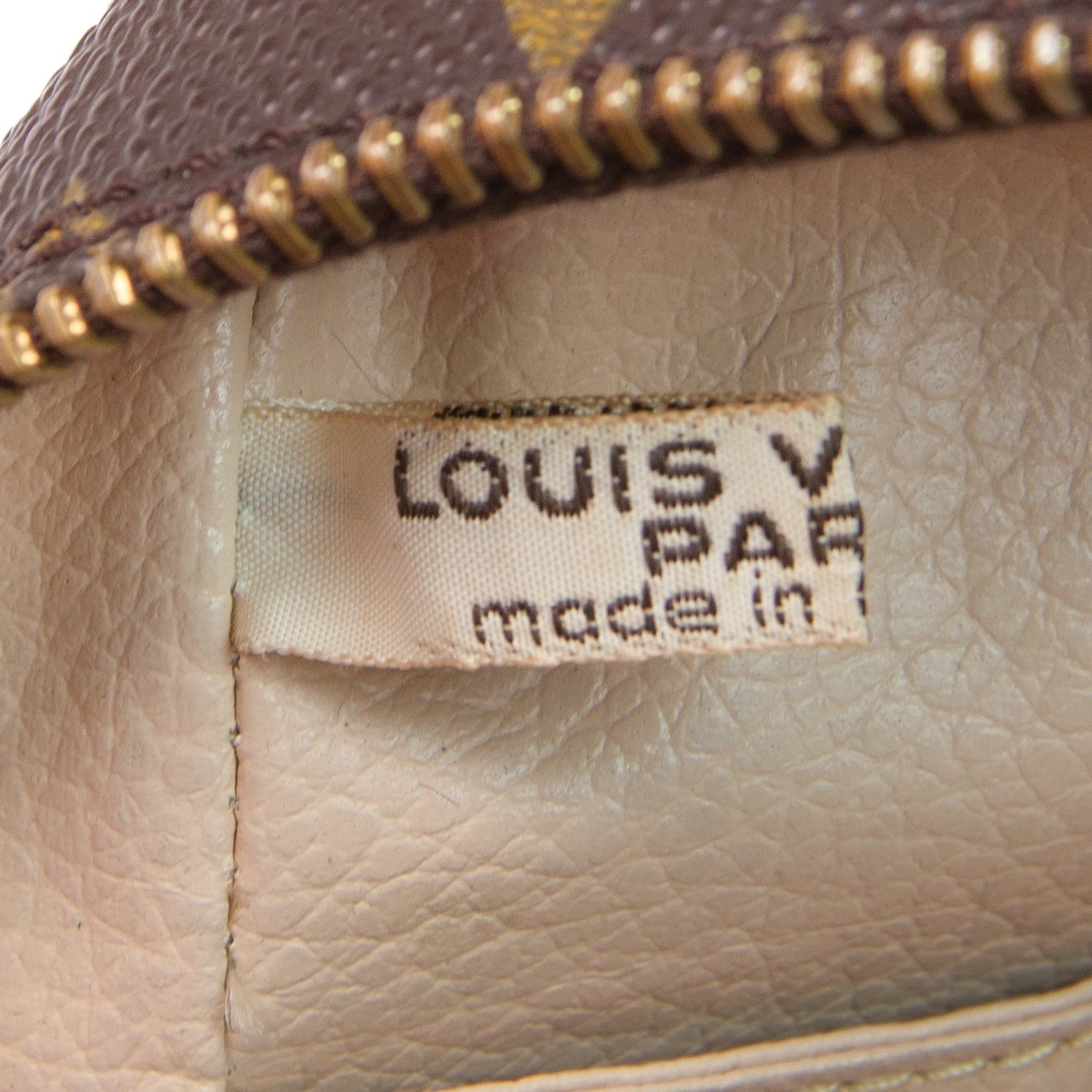 Louis Vuitton Trousse Toilette 28