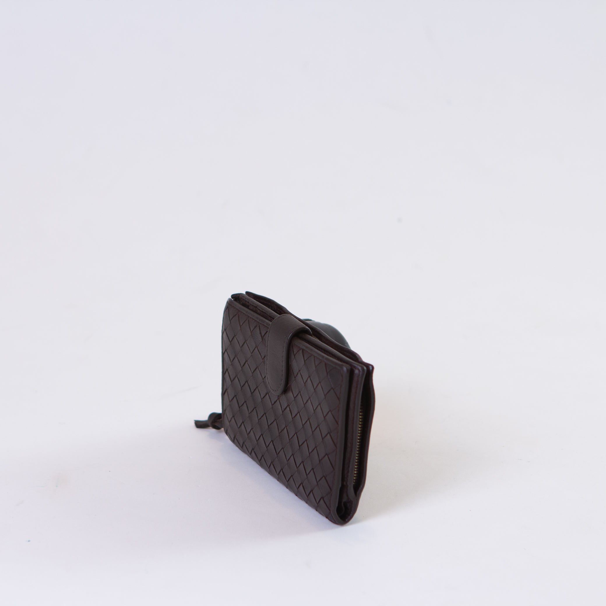 Sncvintage_accessories_bottega_veneta_intrecciato_round_zipper_wallet-02_f9c1caf7-1e34-46f8-96ef-f0d3d642d4de.jpg