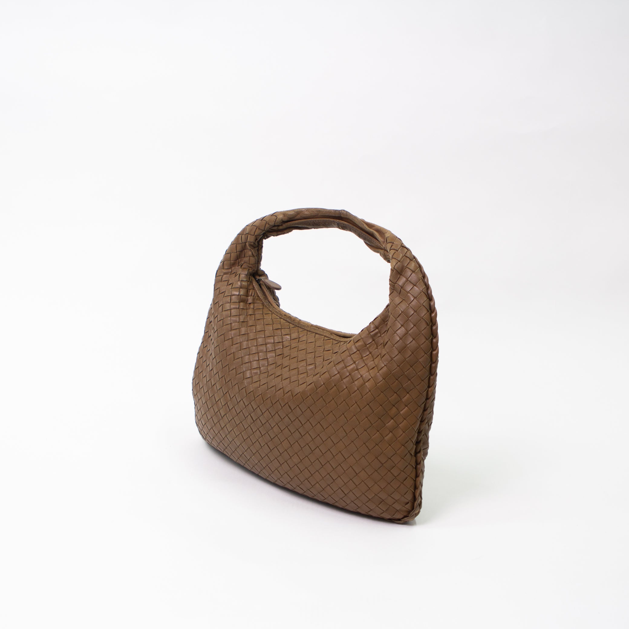 Sncvintage_bags_bottega_veneta_intrecciato_hobo_bag-02_d8f3ec25-fd54-4912-82a1-ee549c8becdb.jpg