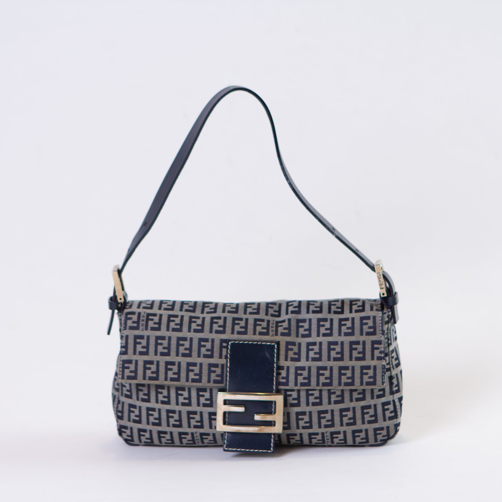 Sncvintage_bags_fendi_baguette_navy-01.jpg