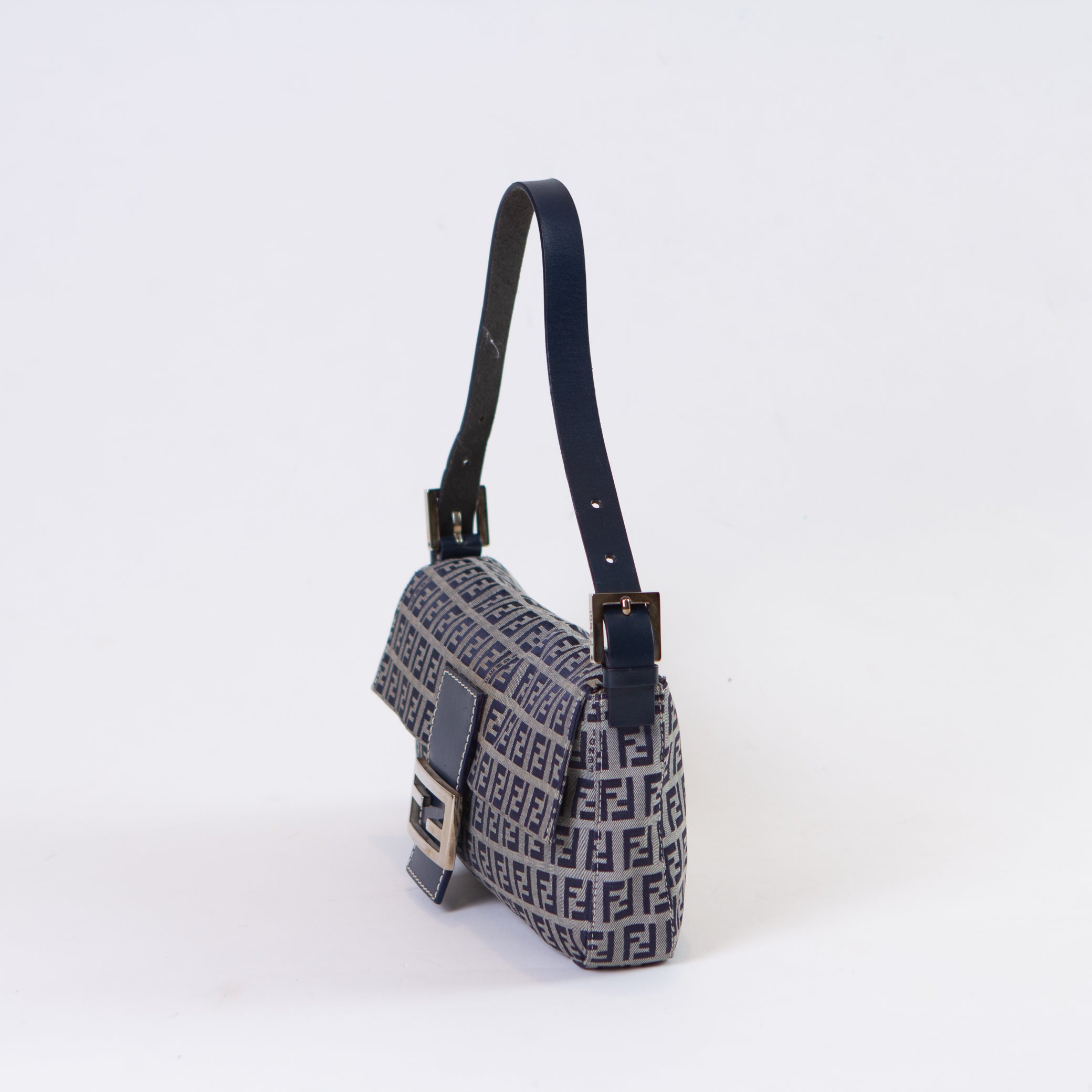 Sncvintage_bags_fendi_baguette_navy-02.jpg