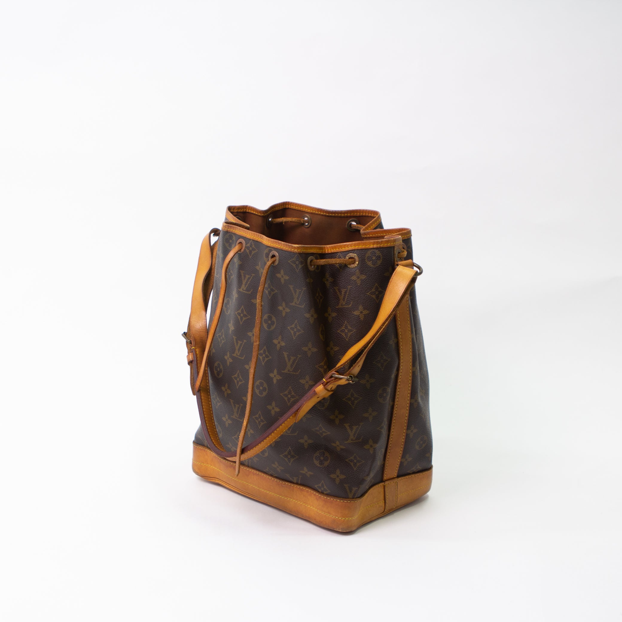 Sncvintage_bags_louis_vuitton_noe_a2682-02_d8b7f30d-d82e-42b2-aa06-a12bbd35dbea.jpg