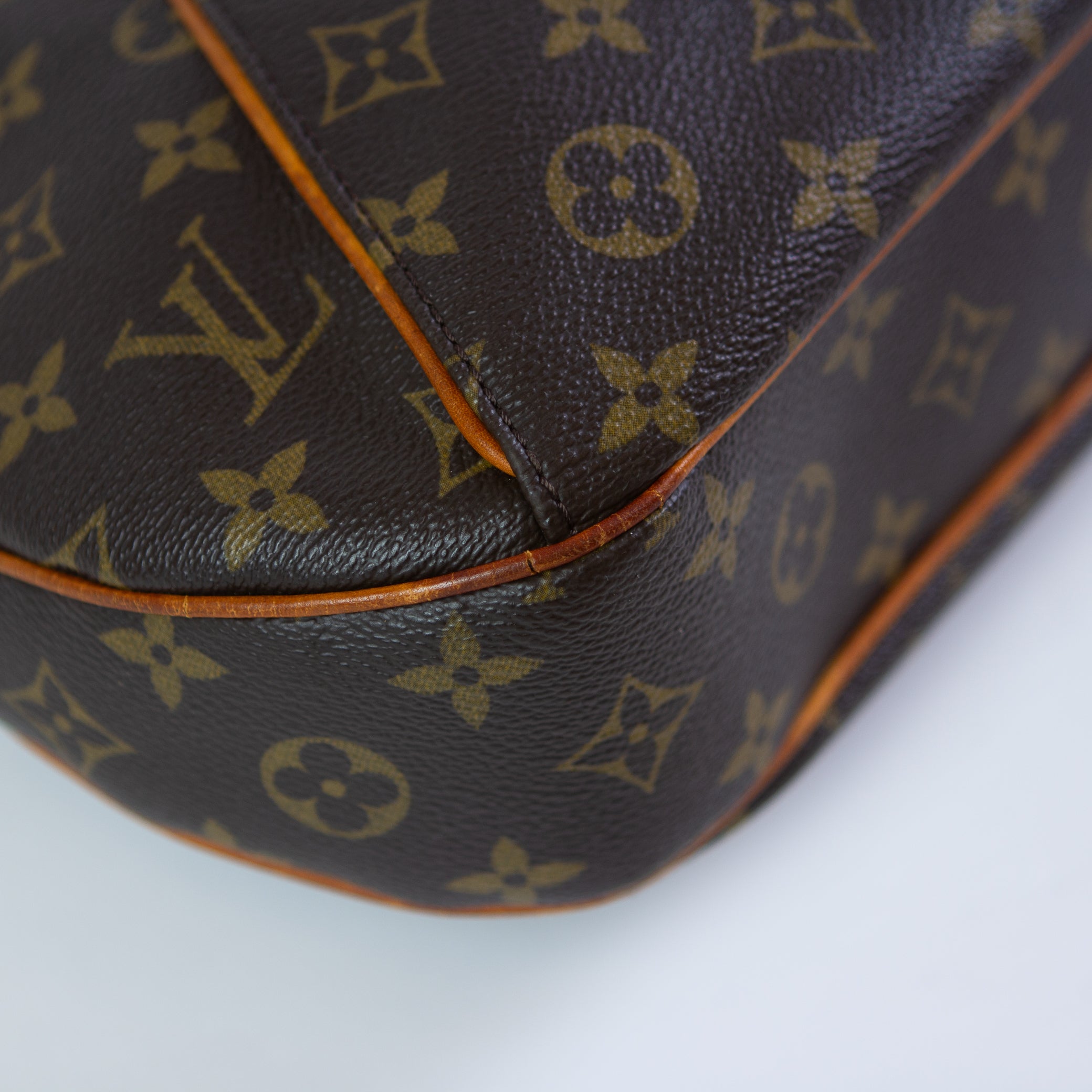 Louis Vuitton Thames GM