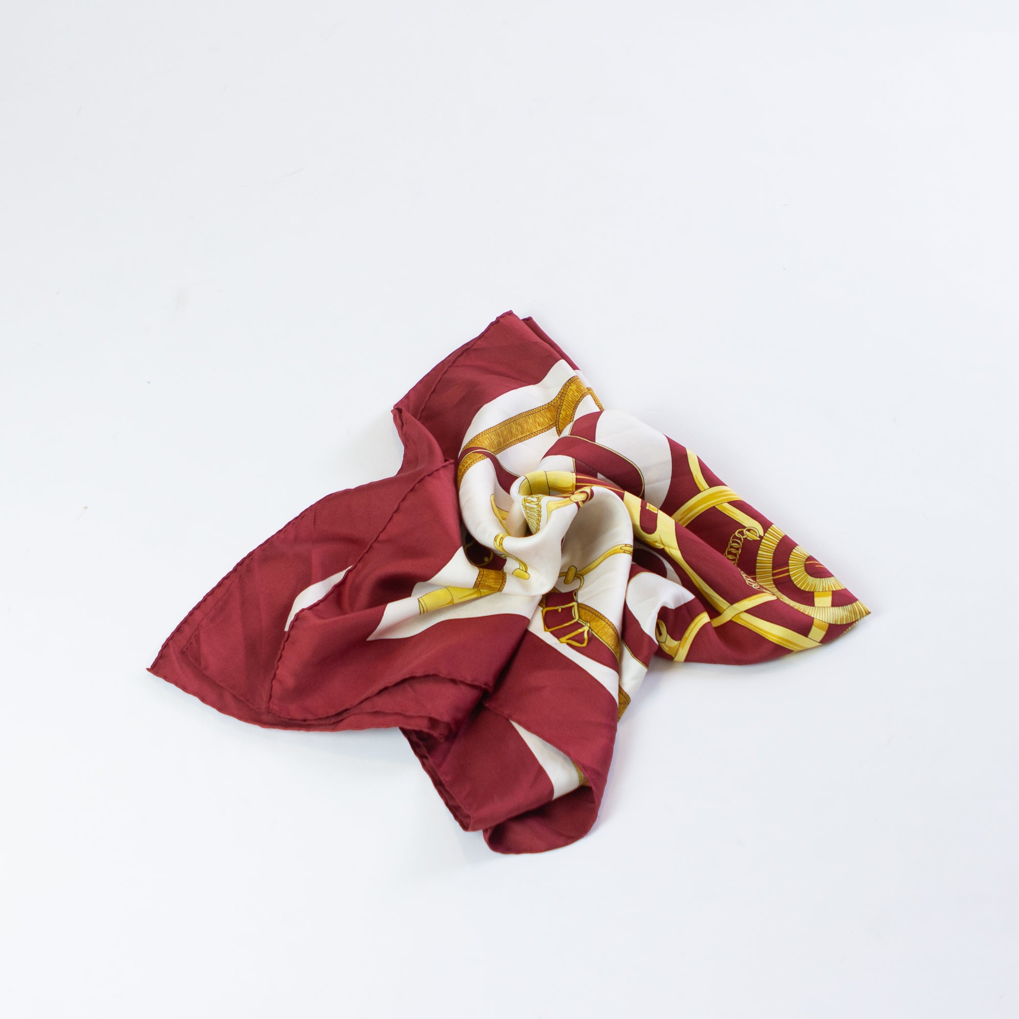 Sncvintage_scarfs_hermes_carr_new-2.jpg